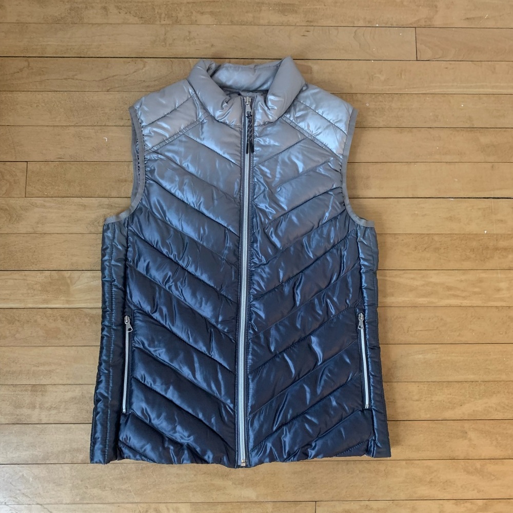 Gap Ombré Black / Silver Vest - like New. Size XS